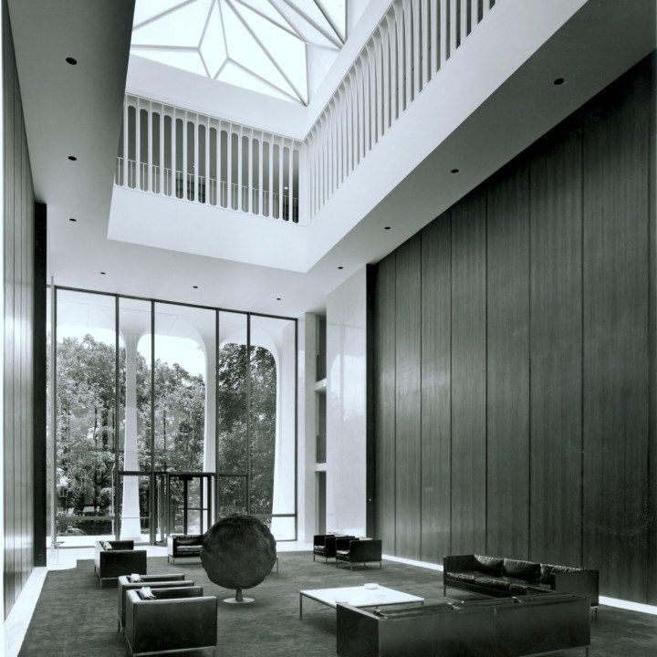 Architect: Minoru Yamasaki